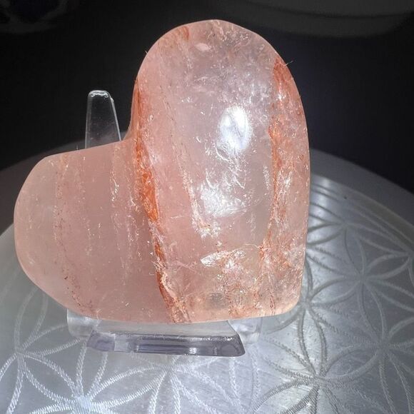 Fire‎ Quartz Crystal Heart Carving (#1) - Picture 5 of 16